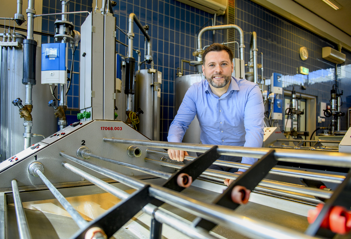 Kiwa - Dragan Jovanov in Kiwa's water laboratory at Rijswijk