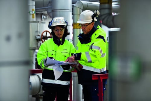Expertos de Kiwa inspeccionan equipos a presión